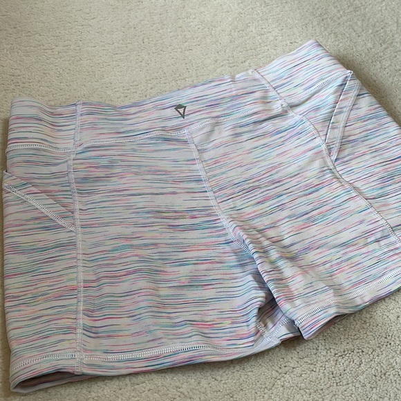 ivivva spandex/tight style girls shorts size 14 white with multicolour stripes - Picture 2 of 6
